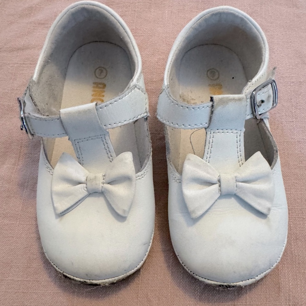 Angel Minnie Bow Leather Mary Janes size 7 toddler girl